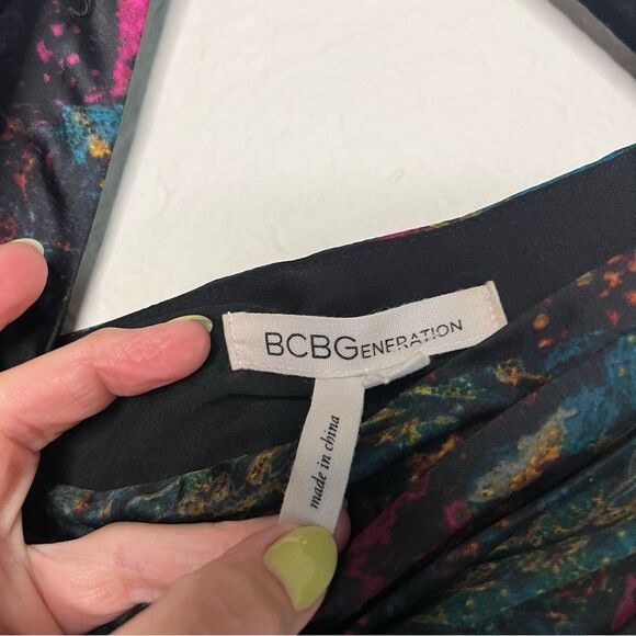 BCBGeneration faux wrap satin dress EUC 🌺small🌺 - Picture 3 of 8